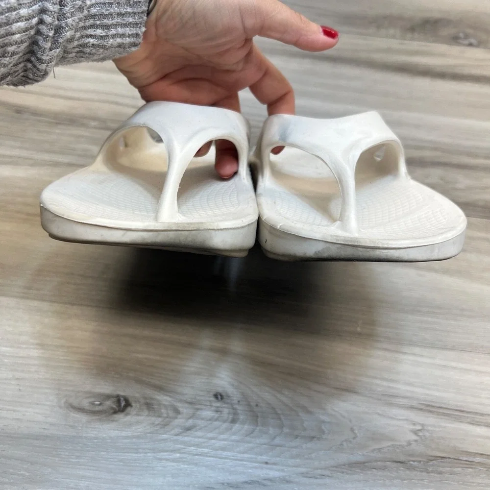 Oofos‎ Oolala Luxe Flip Flop Sandals White Mens 9 Women's Size 11 EU 42